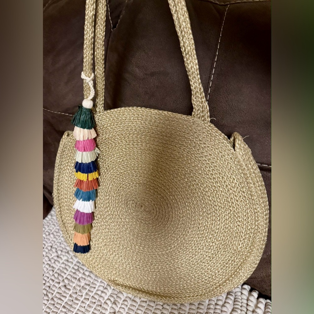 Magic Women’s Circle Straw Tote Bag with Colorful Tassels - Picture 4 of 7